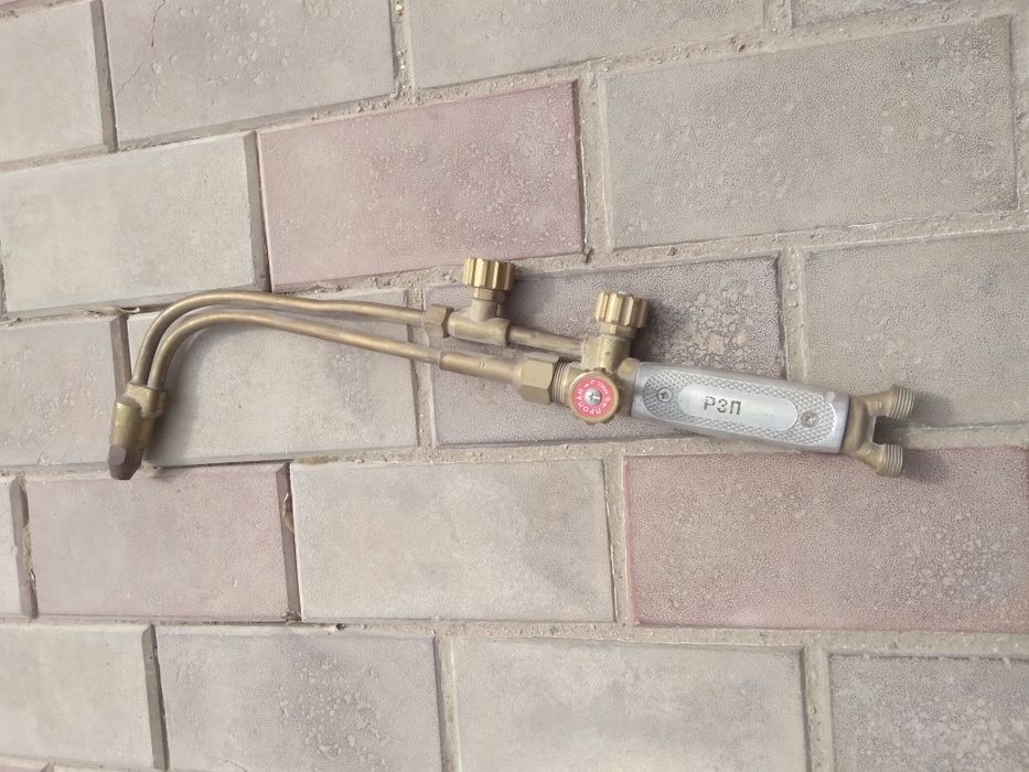 Газовый резак. горелка для резки металла