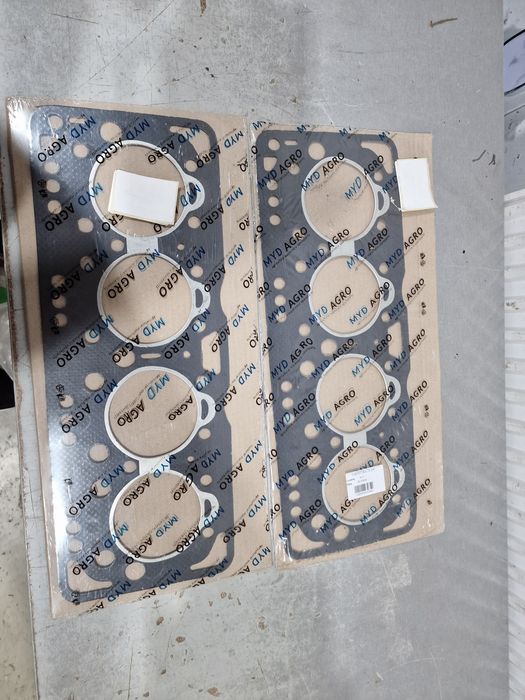 Garnitura chiulasa tractor fiat 411 pe original import se poate trimit