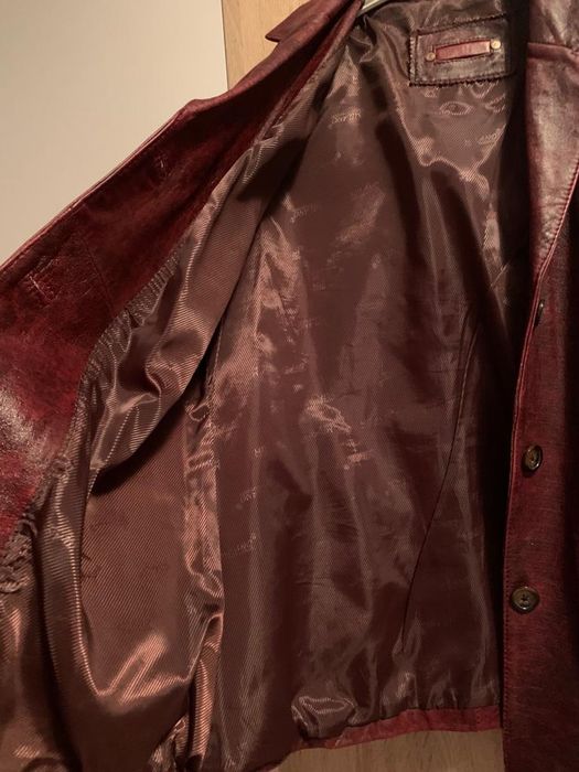 Vând costum de piele (damă)