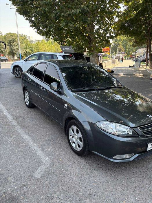 Срочно продается машина Lacetti 3 позиция фулл
