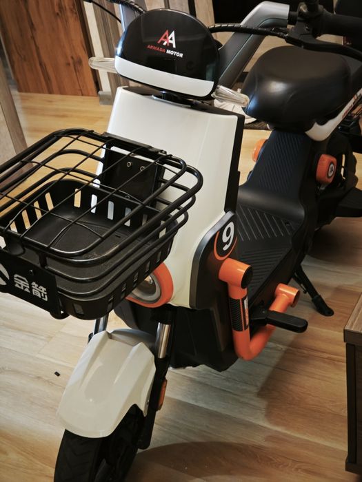 Скутер 2025,почти новый