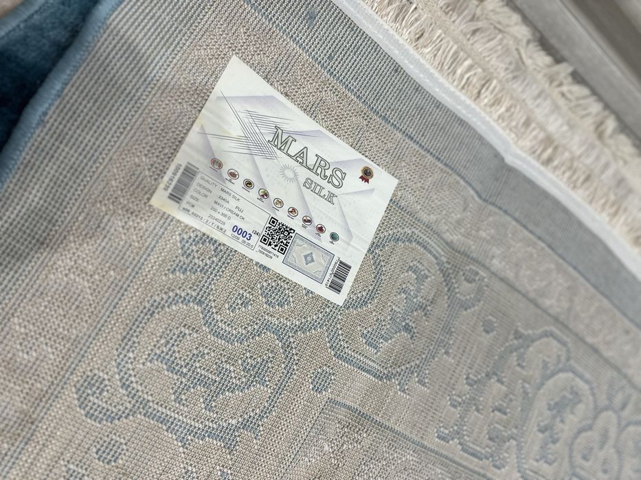 Продам новый ковер 3,2 размери