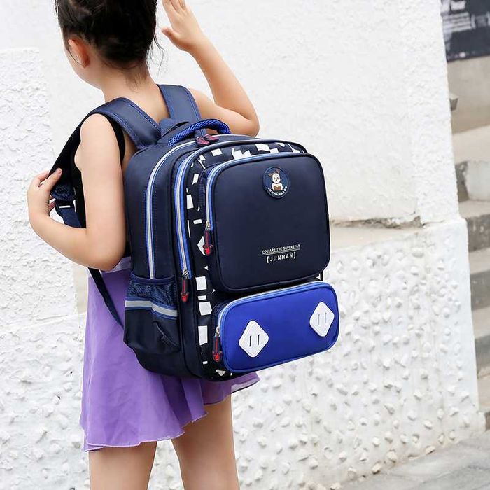 Школьный рюкзак, ранец