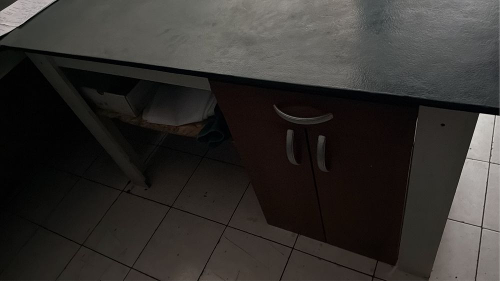 Продам стол угловой