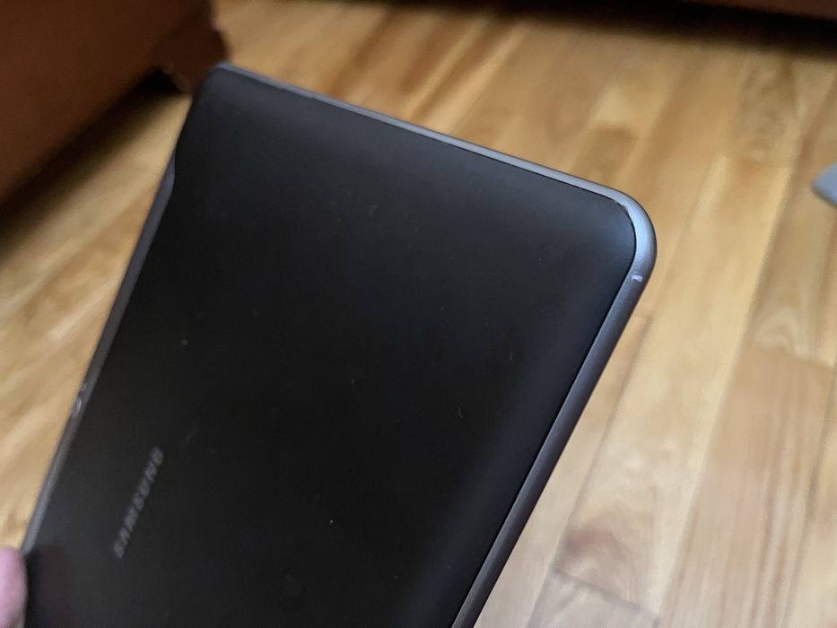 Планшет Samsung Tab 10.1
