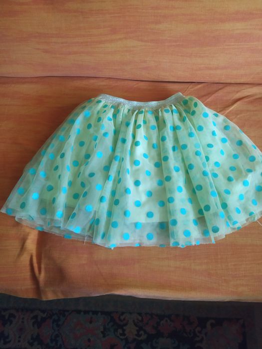 Vând rochițe 116-128-140