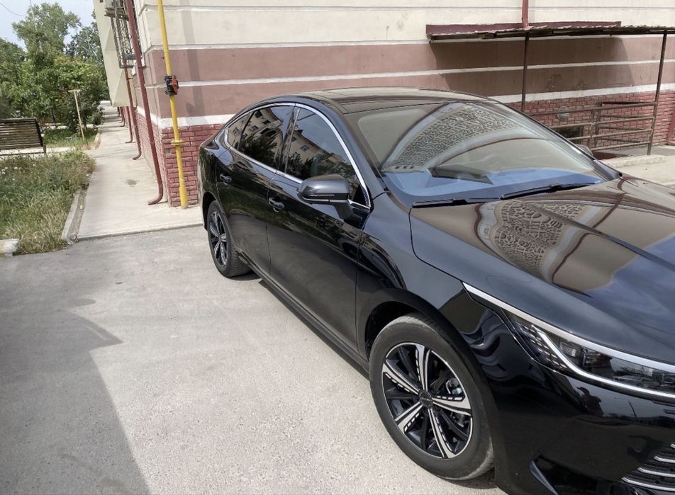 BYD Chazor flagship full