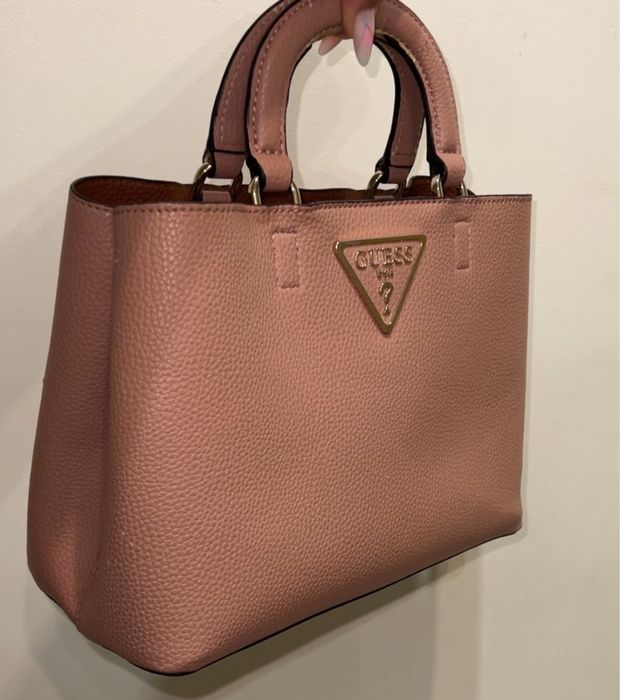 Дамска чанта Guess Aretha Girlfriend Satchel Bag