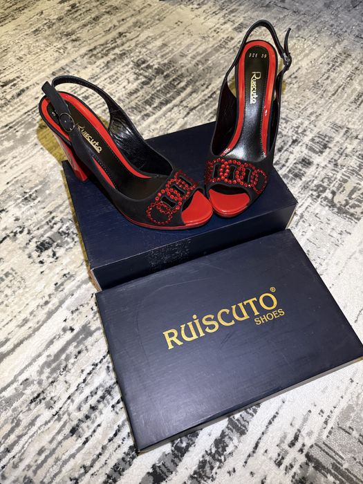 Брендовые женские босоножки