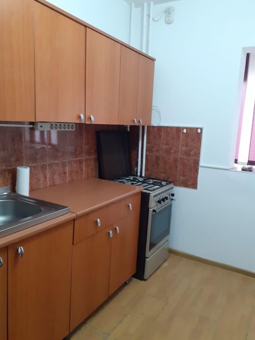 Inchiriez apartament