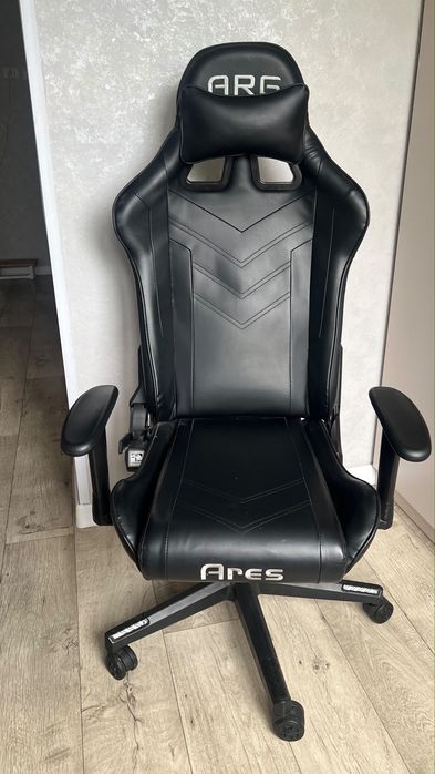 Продам кресло игровой