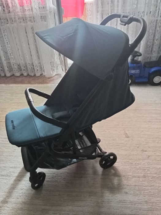 Продам прогулочную коляску