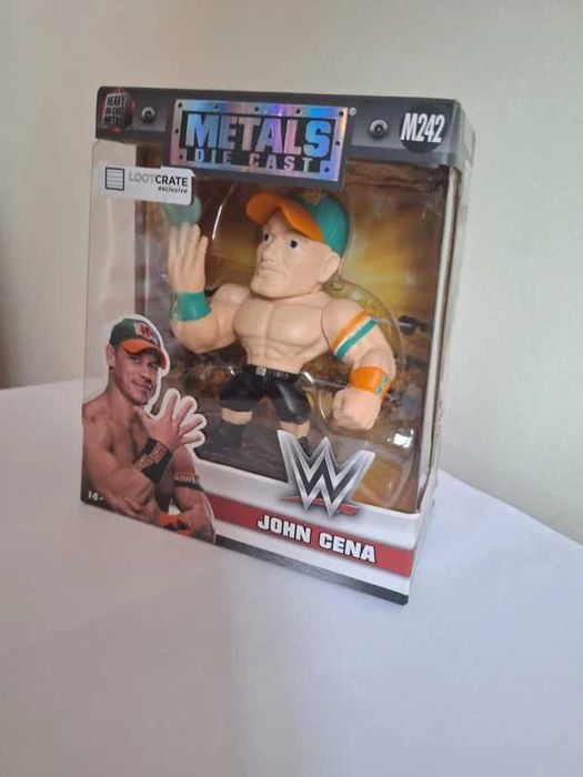 Figurină WWE John Cena – metalică, Loot Crate, cutie sigilată – colecție