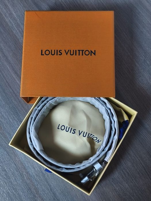 LV Pyramide 40mm Monogram