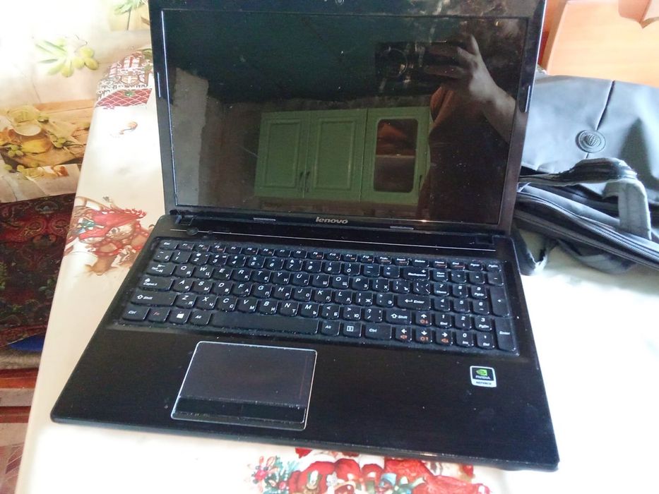 Срочно продам ноутбук Lenovo