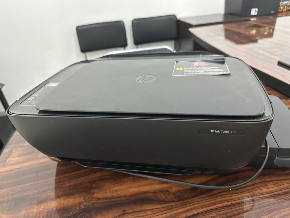 Продам цветной принтер HP