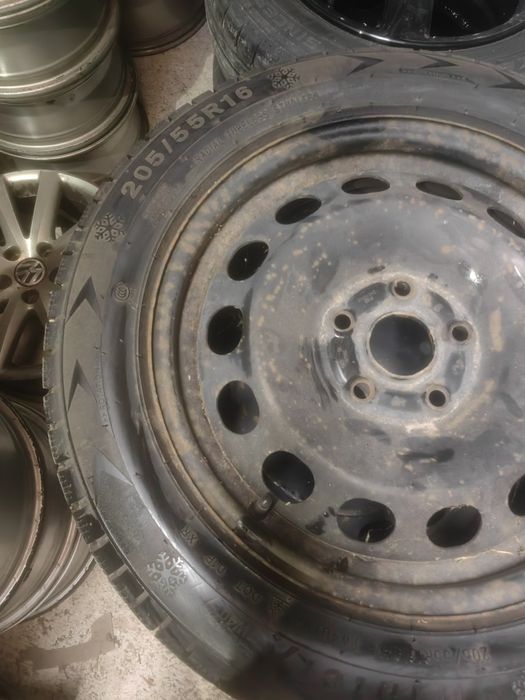 Джанти за VW със зимни гуми 16