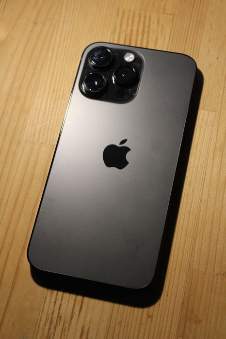 iPhone 14 Pro Max Space Black + 8 Huse