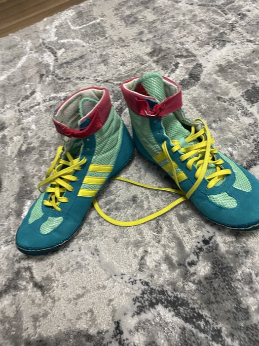 Vand ghete lupte adidas