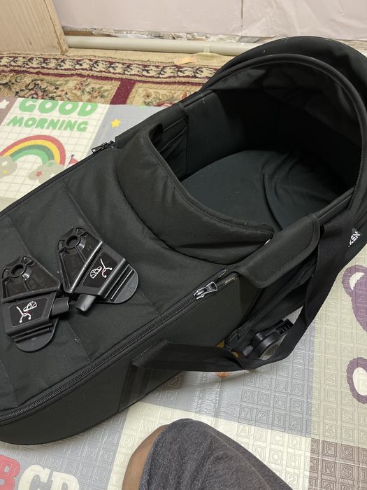 Продам люльку babyzen yoyo