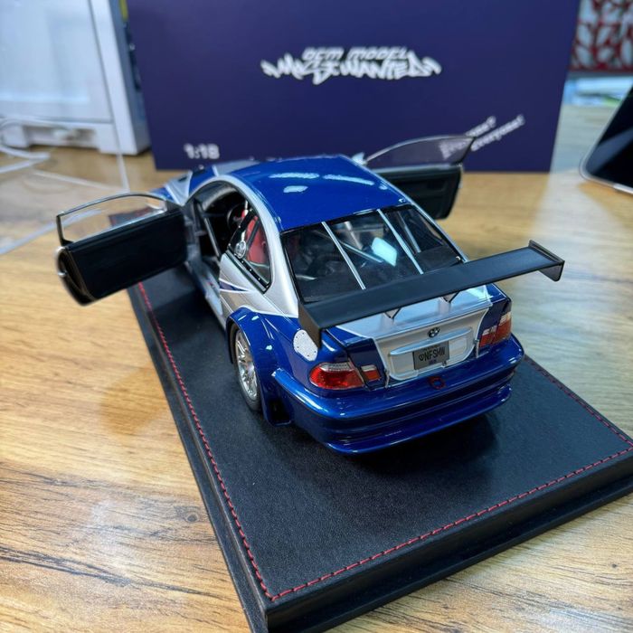 Bmw m3 e46 Gtr 1:18 колекционная моделька