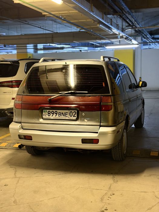 Митсубиси спэйс вагон