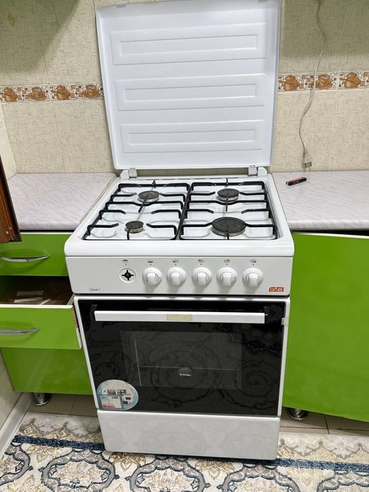 Gaz plita v otlichnom sostayanie