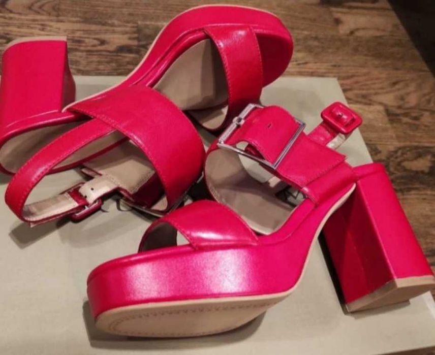 Дамски сандал Bruno Premi