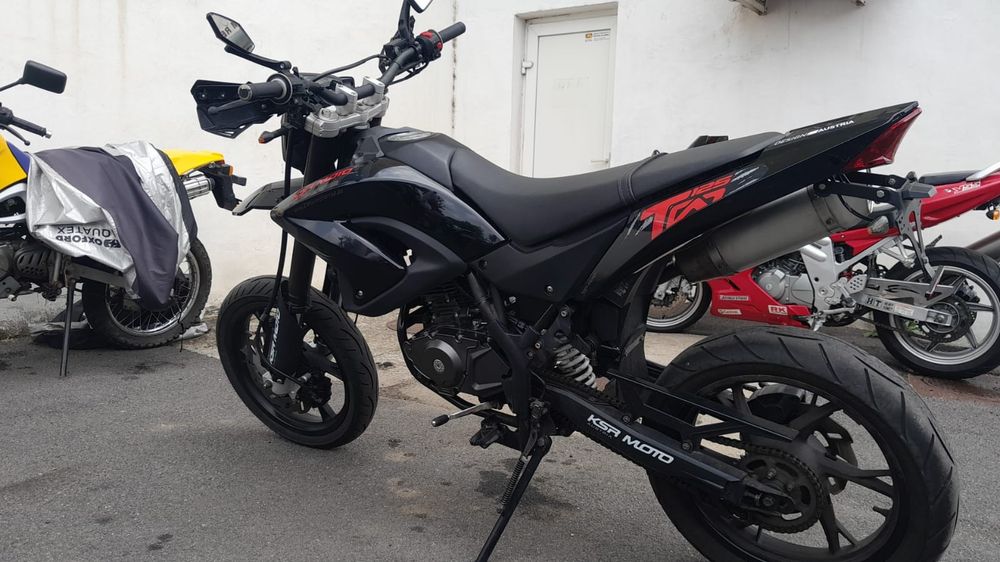 Vând motor cross