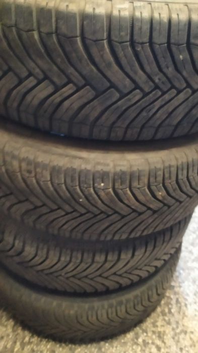 Продавам 4бр. летни,зимни гуми Micheline Crossclimate 185/60/15