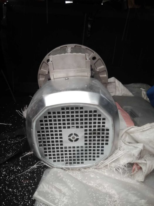 Продам новый асинхронный двигатель.