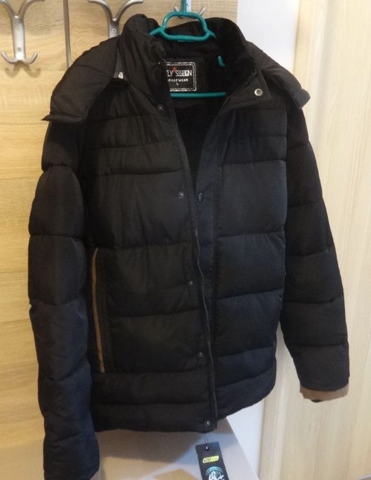 Geaca de iarna barbati, marime L/40, captuseala imblanita, negru, noua