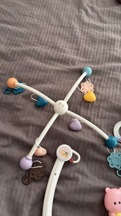 Мобиль, подвесные игрушки, колыбель