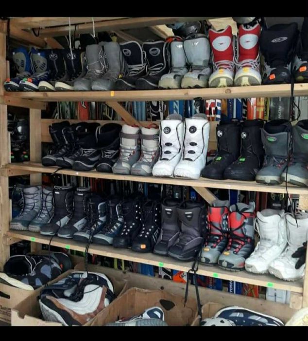 Schiuri, clăpari, snowboard, patine, bete