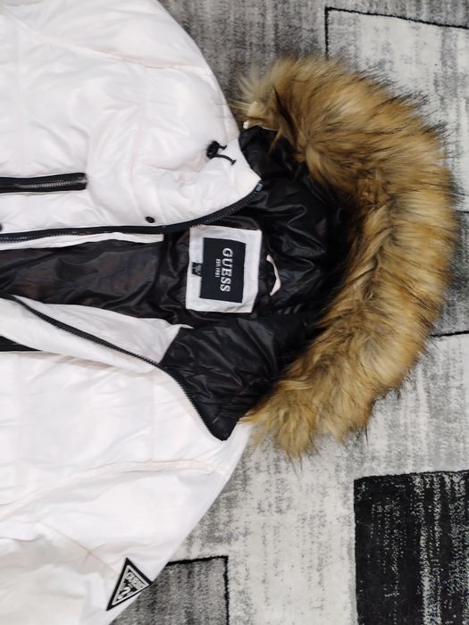 Geacă Guess  originală.