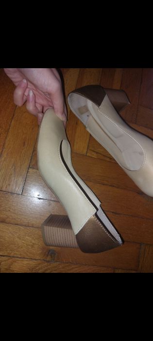 Бежови токчета нови