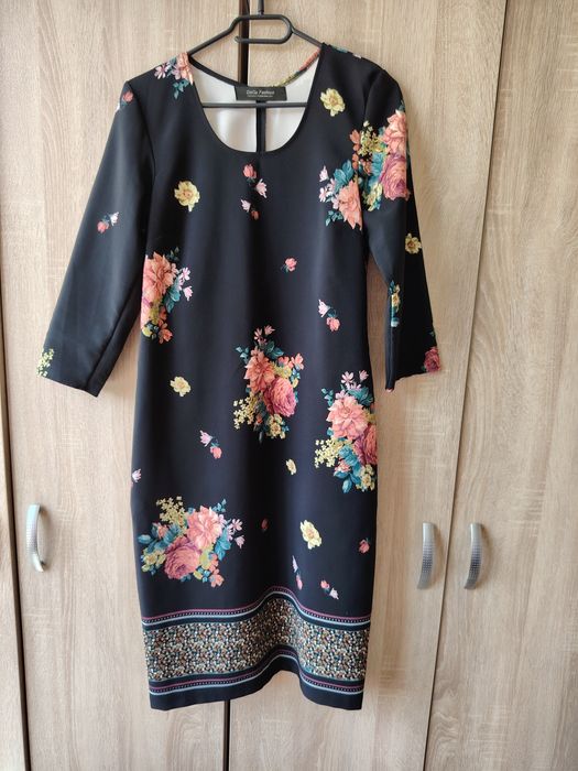 Vând rochițe frumoase,la prețuri avantajoase