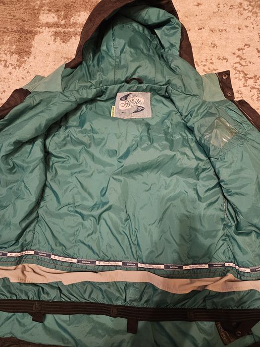 Дамско вталено ски яке Burton