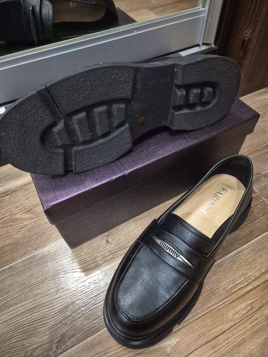 Продам черные лоферы
