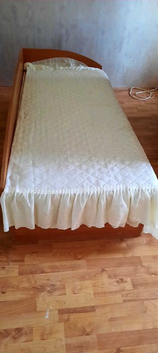 Легло с гаардероб