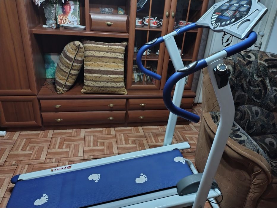 Продам беговую дорожку
