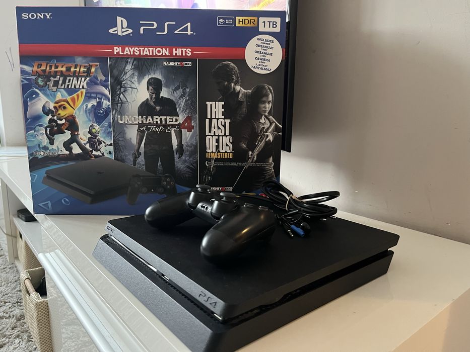 Playstation 4 slim 1TB