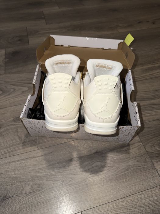 Jordan 4