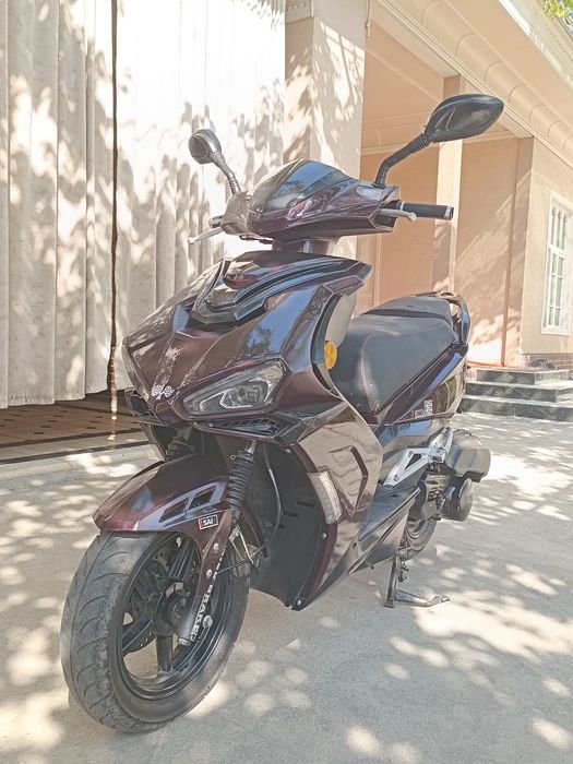 Benzinli skuter  holati yaxshi