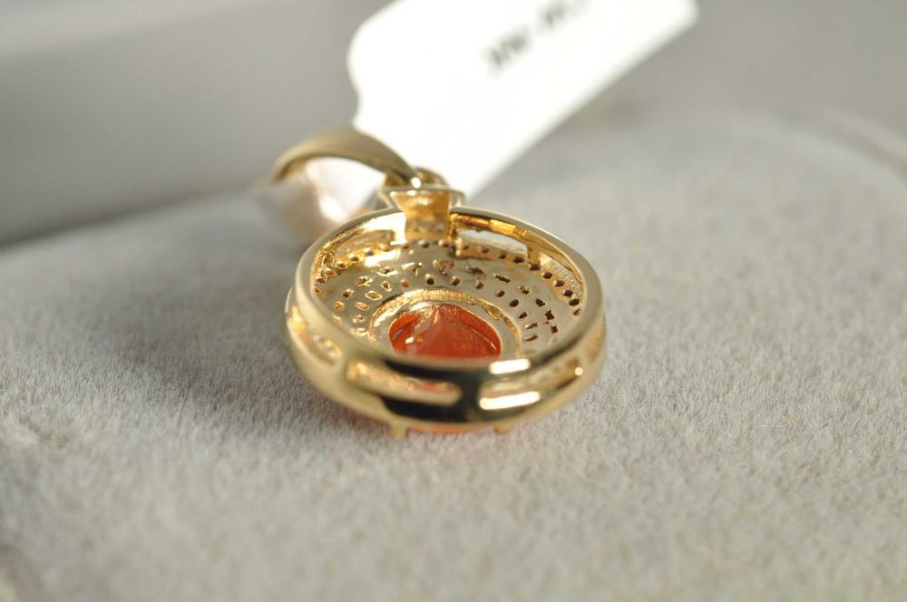 Pandantiv Argint placat Aur roz, Opal caboson, design halo