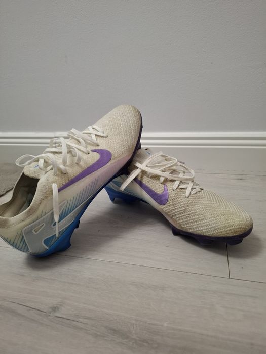 Ghete de fotbal nike
