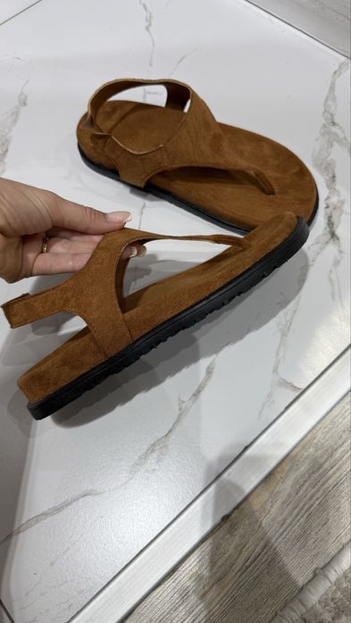 Продам женские  сандали
