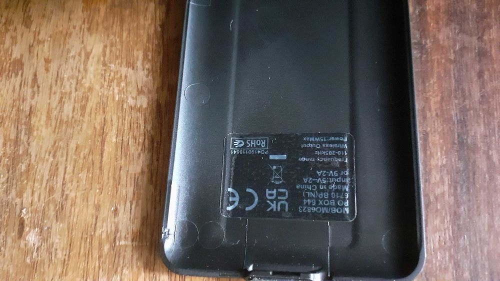 безжично зарядно устройство 15 W, wireless , хранилище за кабели/карти