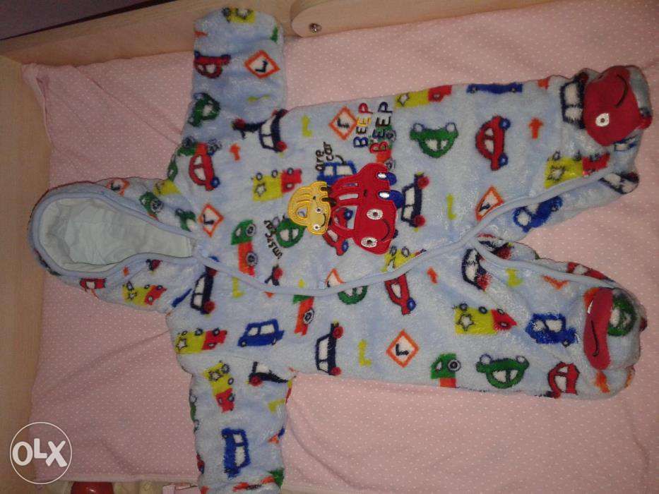 Демисезонный комбинезон для мальчика