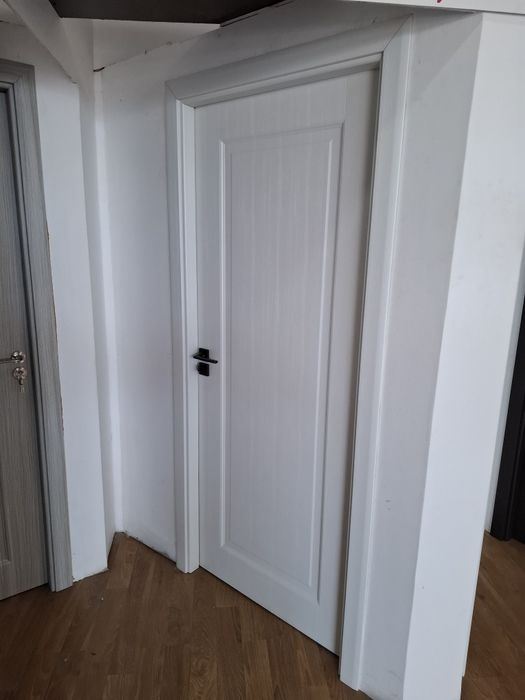 Montaj usi interior usi exterior